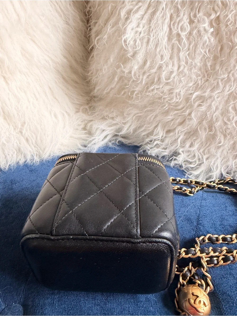 Chanel Lambskin Quilted Mini Pearl Crush Vanity Case With Chain Black - Picture 7 of 10